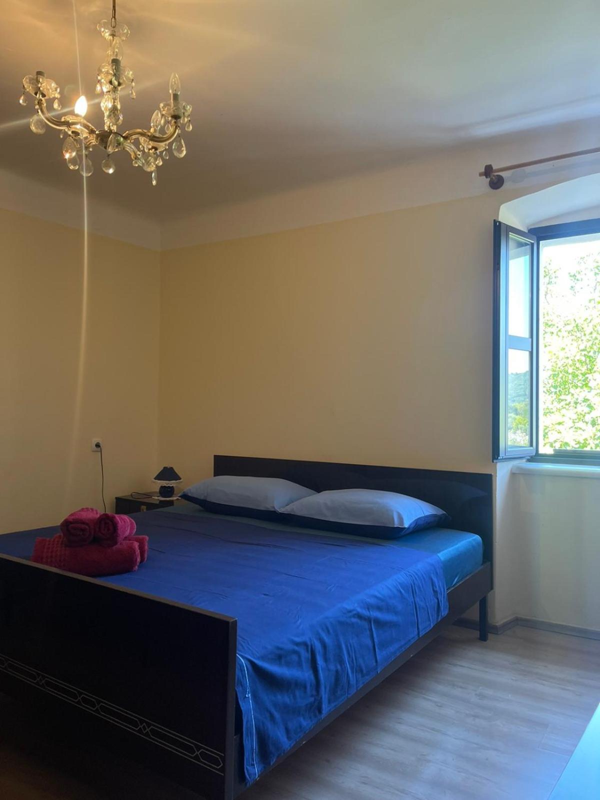 Crveni Apartman 茨雷斯 外观 照片