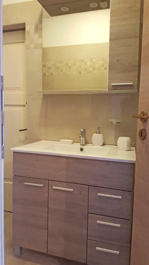 Crveni Apartman 茨雷斯 外观 照片